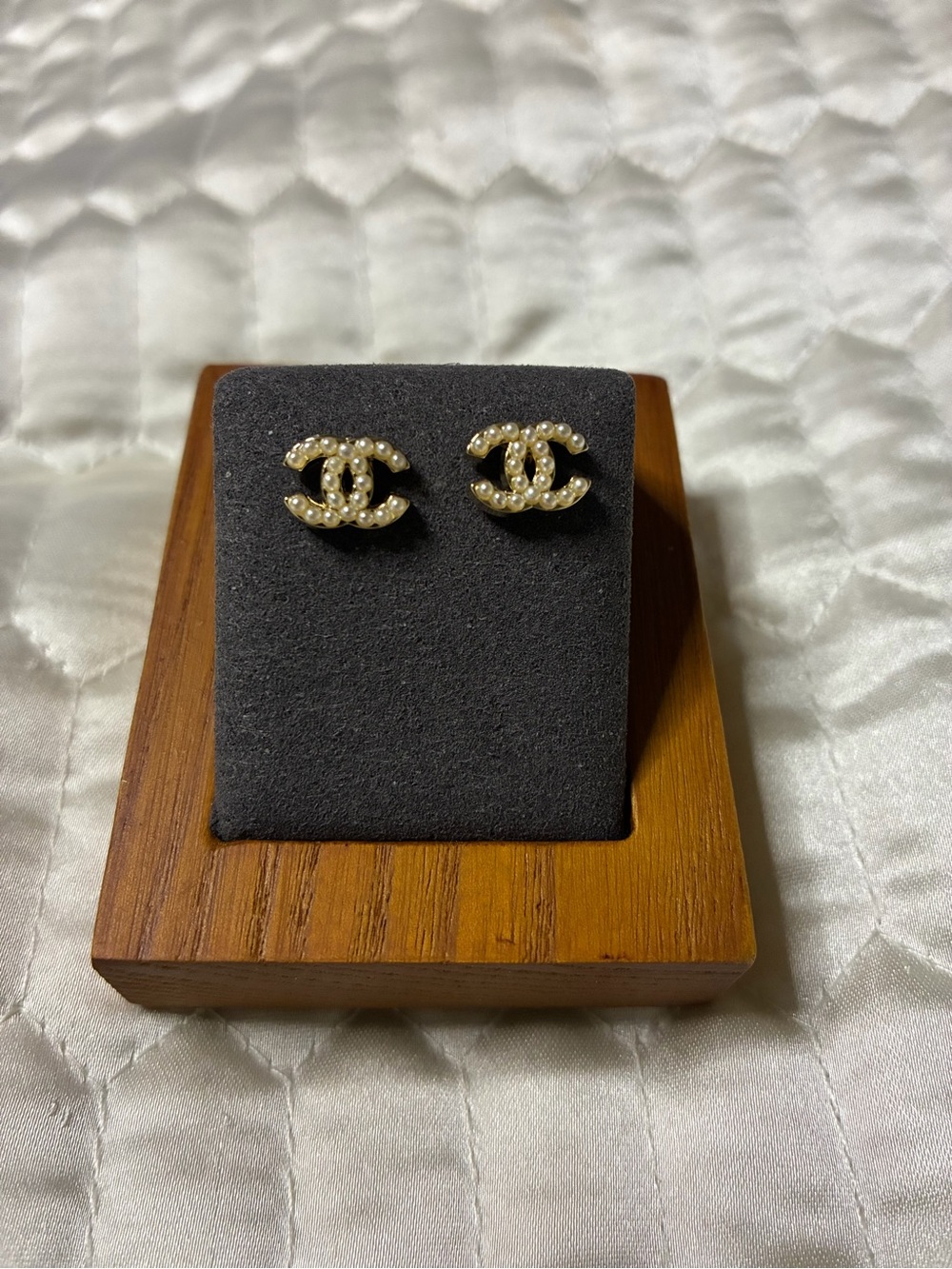 ChaneI Seed Pearl Logo Stud Earrings For Pierced Ears - Picture 2 of 5